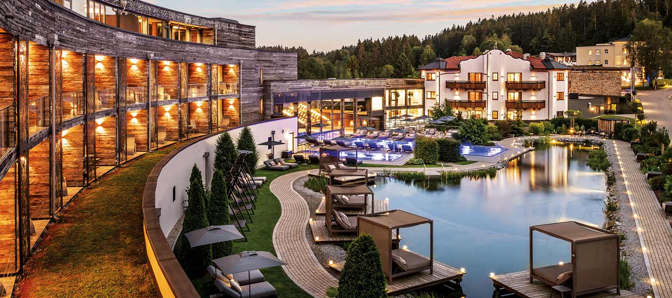 Reischlhof – Longevity-Refugium  -Abendansicht - DE-Wegscheid | Bayerischer Wald